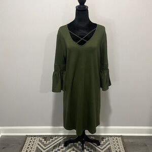 Ana New Approach Green, Size L Crisscross neckline, flare sleeve